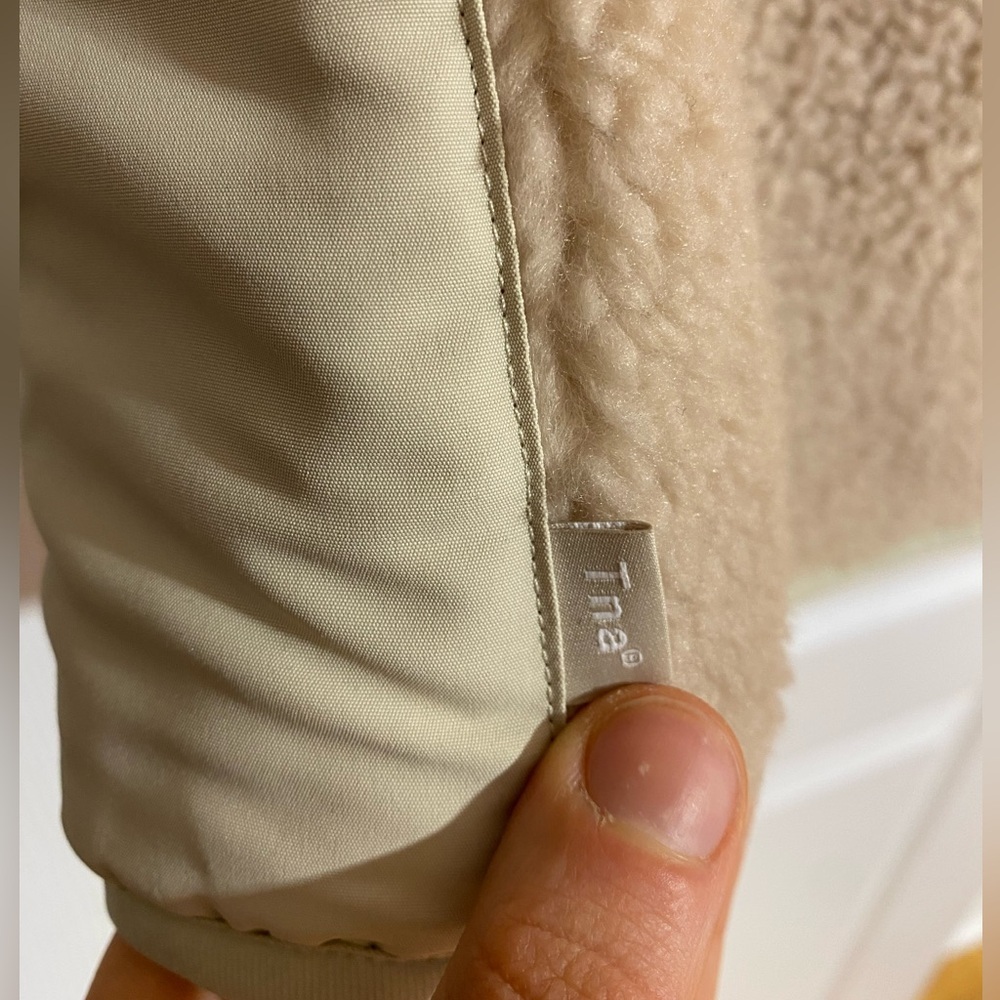 NWOT Aritzia TNA Cody Massive Polar Vest Fleece Sherpa Zip-Up Vest Size Small - Picture 8 of 13